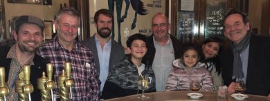 L'équipe Simtech : Cyril Jouvente, Christian Jouvente, Baptiste Bourillon, Cedric Morier (son épouse et leurs enfants) et George Simon